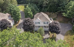 5 Copper Creek Circle, Newtown, CT 06470