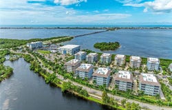 391 ARUBA Circle, BRADENTON, FL 34209