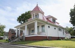 502 McLean Street, Ligonier, IN 46767-2232