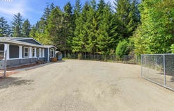 67752 BEAVER LOOP Rd, NorthBend, OR 97459