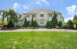33 Sylvan Dr, Montville Twp., NJ 07058-9617