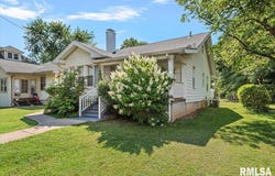 525 S WASHINGTON Street, Taylorville, IL 62568
