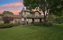 5631 Gatewood Ln, Greendale, WI 53129