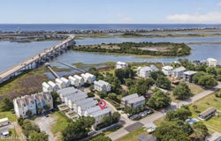 202 Bridgeview Court, Surf City, NC 28445