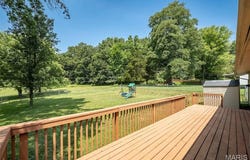 725 La Bonne Parkway, Manchester, MO 63021
