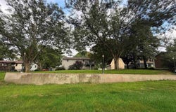 881 Country Club Dr, Akron, IA 51001
