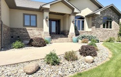689 Nicholas Ct, Huron, SD 57350