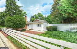 201 GRANT DRIVE, HANOVER, PA 17331
