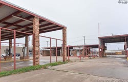 124 E 3RD STREET, Burkburnett, TX 76354