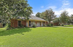 110 Oak Grove Drive, Brandon, MS 39047