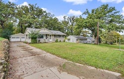 1317 Memorial Dr, Cedar Rapids, IA 52403