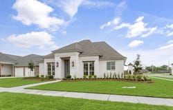 38211 Meadow Rue Dr, Prairieville, LA 70769