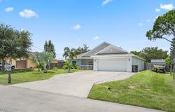 4212 SW Winslow Street, Port Saint Lucie, FL 34953
