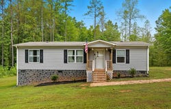 2057 Old Peach Tree Rd., Green Bay, VA 23942