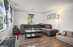 24 PINE LANE, NEW OXFORD, PA 17350