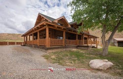 1727 Hwy 14 E, Shell, WY 82441