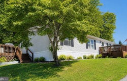 54 CHEROKEE Drive, WINDSOR, PA 17366