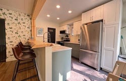 3722 E 4th St, Duluth, MN 55804