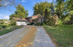 112 COUNTRY LAKE Drive, Pekin, IL 61554