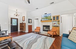 1109 Perkins ST, San Marcos, TX 78666