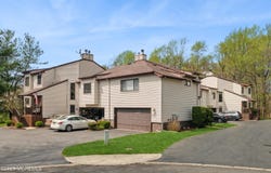 15 Kennedy Court, Middletown, NJ 07748