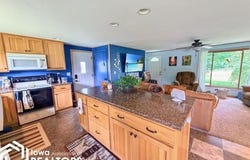 2024 Violet Avenue, Aredale, IA 50605
