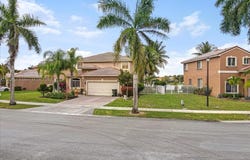 3745 Woodfield Ct, Coconut Creek, FL 33073