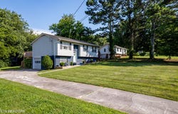 1712 Maplecrest Drive, Louisville, TN 37777