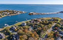 127 Senix Avenue, Center Moriches, NY 11934