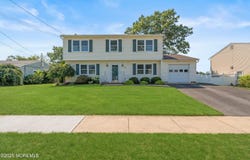 55 Newtons Corner Road, Howell, NJ 07731