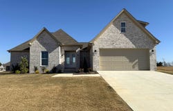 131 Hummingbird Way, Killen, AL 35645