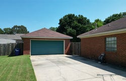 166 BELLVIEW Drive, Deatsville, AL 36022