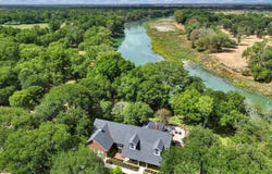 1196 Loch Lane, Seguin, TX 78155