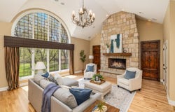 35340 Pabst Ct, Oconomowoc, WI 53066