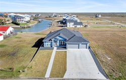 13 Westpointe Drive, Rockport, TX 78382
