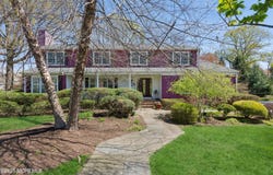 6 Carriage Drive, Middletown, NJ 07748