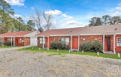 5013 Ogeechee Road, Savannah, GA 31405