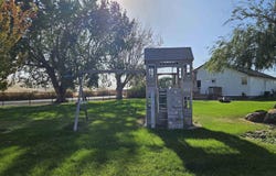 100202 W Hess Rd, Prosser, WA 99350-6619