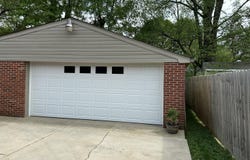 207 E Blue Jay Rd, Louisville, KY 40229