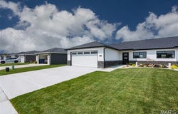 118 Bridgeport Drive, Moro, IL 62067