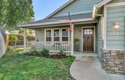 23 Meadowfield Circle, Eagle Point, OR 97524