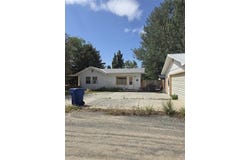 750 Kansas Ave, Lovell, WY 82431