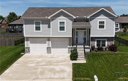 1807 Alpine Drive, Pleasant Hill, MO 64080