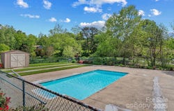 4-b HedgeRose Court, Asheville, NC 28805