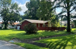 302 S Ross St, Versailles, MO 65084