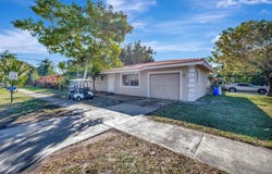 110 NE 17th Ct, Pompano Beach, FL 33060