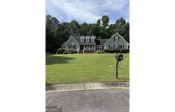 42 Woods Way, Carrollton, GA 30117