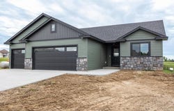 1483 Grand View Lane SE, Mazeppa, MN 55956