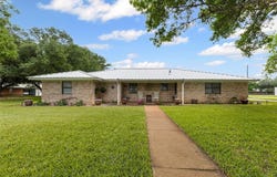 6807 E Texas Street, Walnut Springs, TX 76690