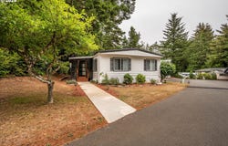 640 VILLAGE PINES DR, Coos Bay, OR 97420